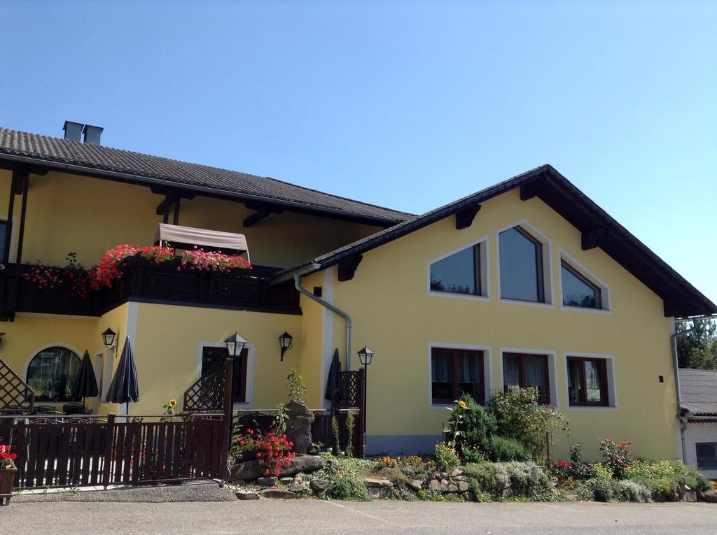 Gasthof Zur Haltestelle Lasberg Exterior photo